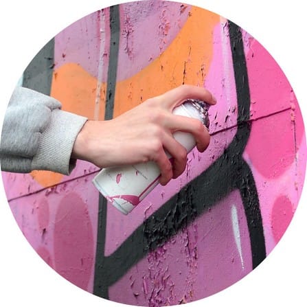 cate-Spray Paint