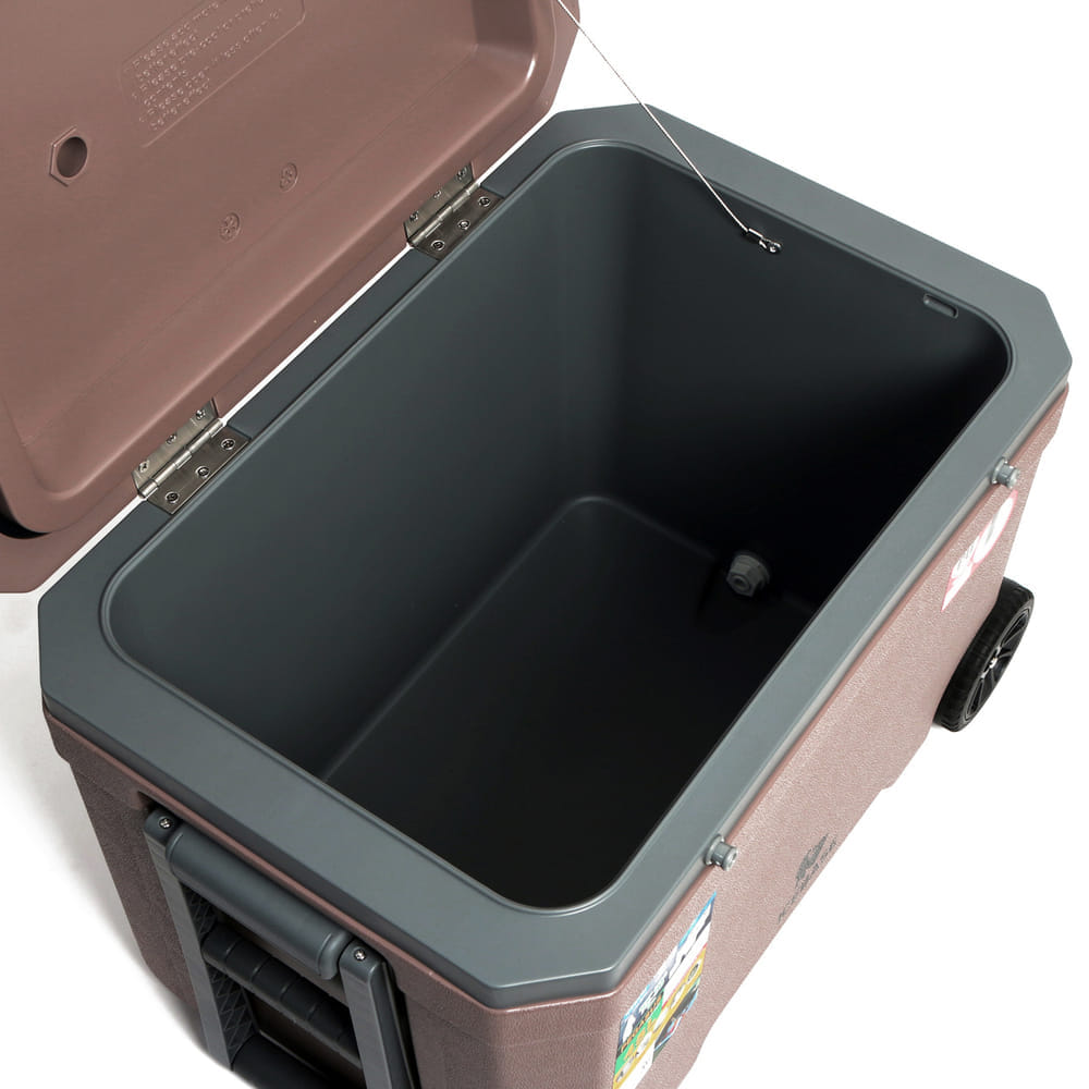 กระติกน้ำแข็งเก็บความเย็น ICEBASE รุ่น CLP-301CE (PEGASUS) ขนาด 45 ลิตร สีโคโค่เอิร์ธ
