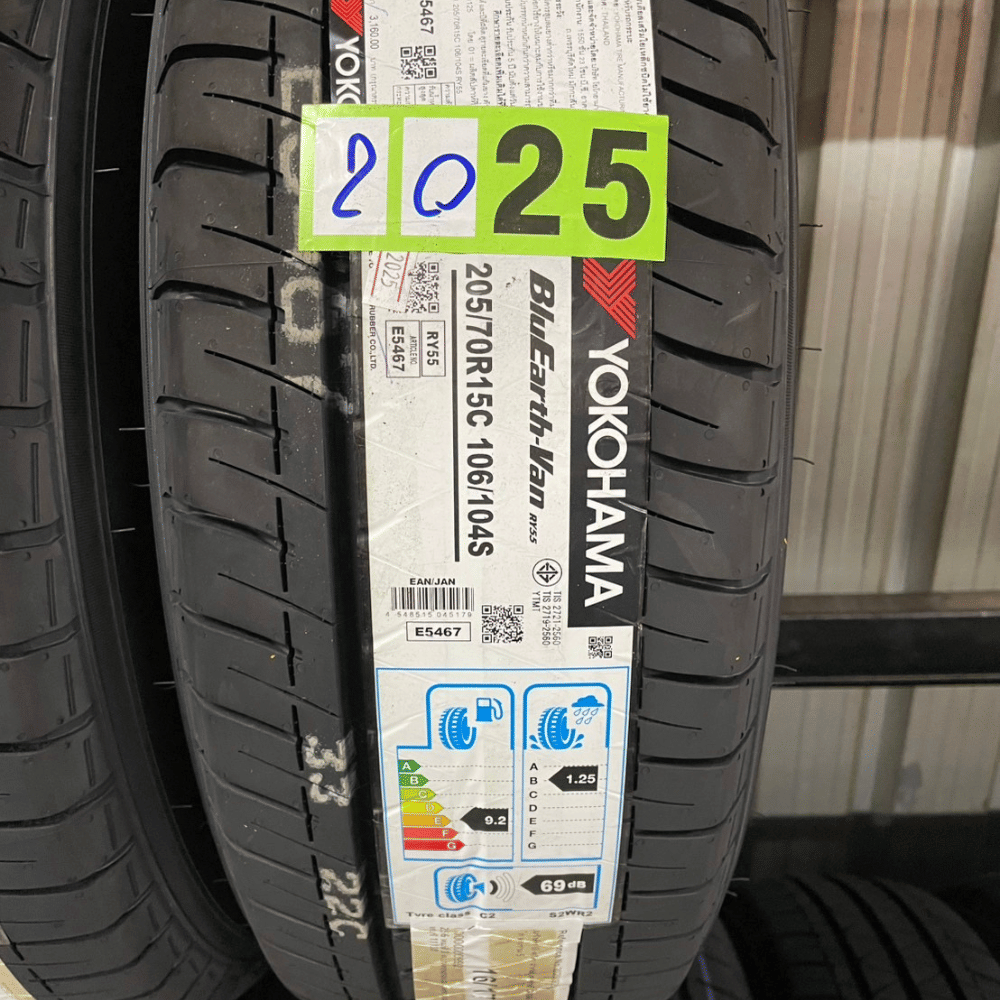 ยางรถยนต์ YOKOHAMA รุ่น BLUEARTH-VAN RY55  ขนาด 235/65R16 จำนวน 4 เส้น