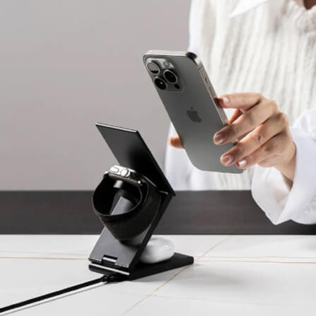 แท่นชาร์จไร้สาย Adam Elements Mag Z Magnetic 3-in-1 Foldable Travel Charging Station สีดำ_3