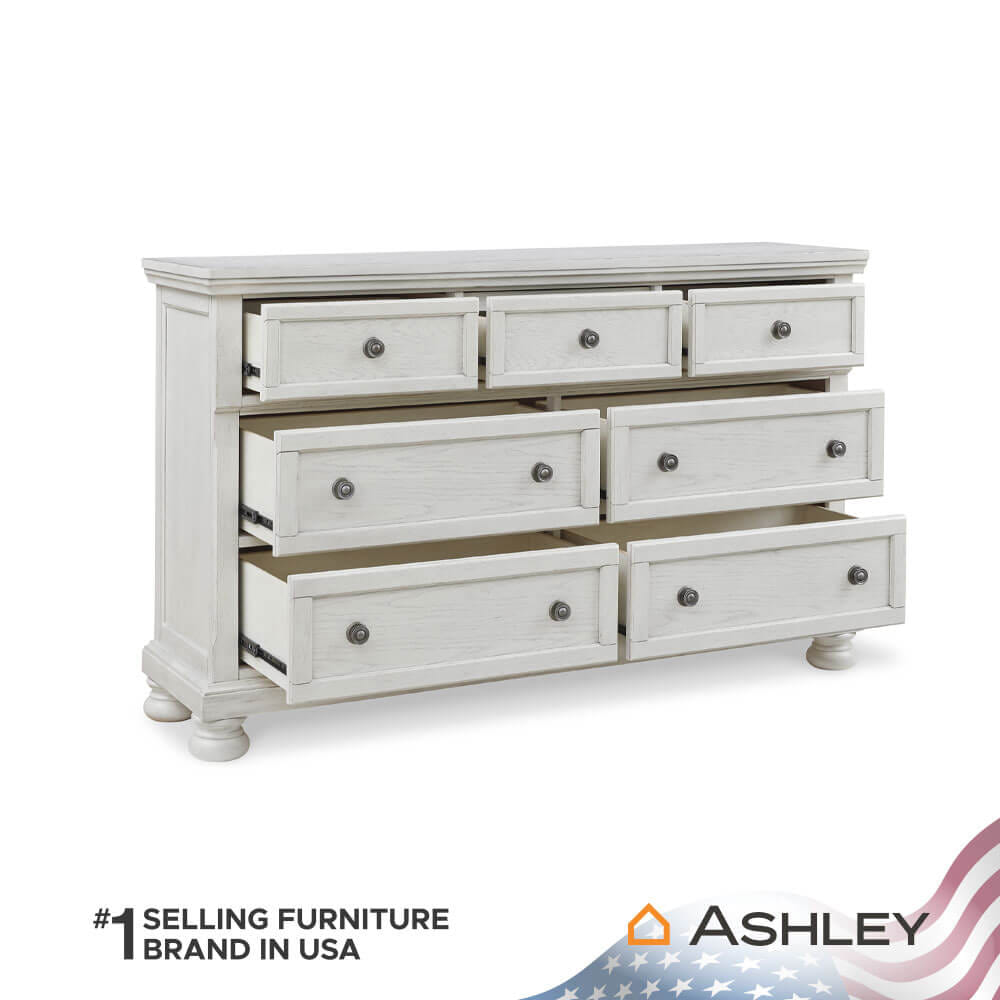ตู้ลิ้นชัก 7 ลิ้นชัก ASHLEY FURNITURE HOMESTORE รุ่น ROBBINSDALE/166 สีขาววินเทจ