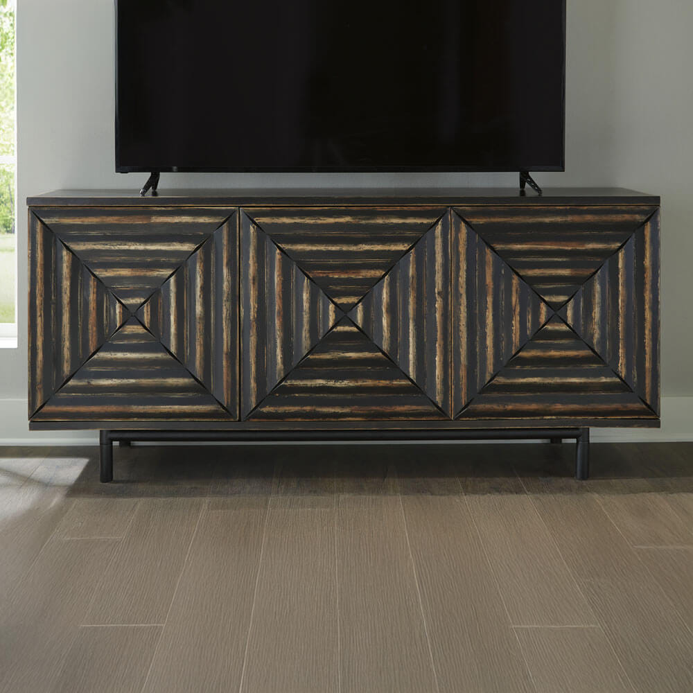 ตู้เตี้ยบานเปิด ASHLEY FURNITURE HOMESTORE รุ่น FAIR RIDGE/183 สีดำวินเทจ