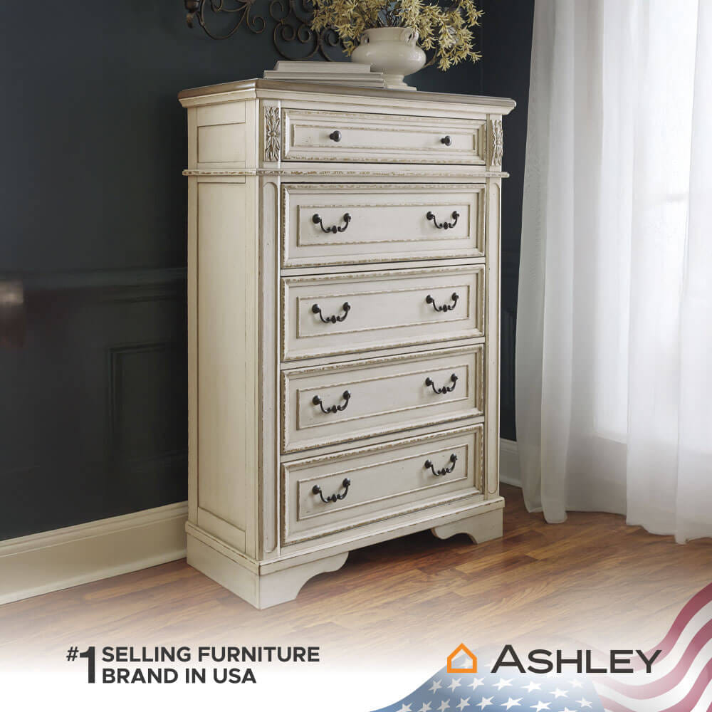 ตู้ลิ้นชัก 5 ลิ้นชัก ASHLEY FURNITURE HOMESTORE รุ่น REALYN/101 สีขาววินเทจ