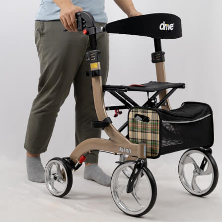 อุปกรณ์ช่วยพยุงเดิน DEVILBISS รุ่น PREMIUM ROLLATOR NITRO สีน้ำตาล_9