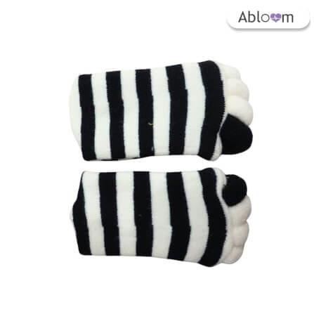 ถุงเท้าใส่นอน แบบแยกนิ้ว ABLOOM 0040122001011_สีขาว/ดำ_2