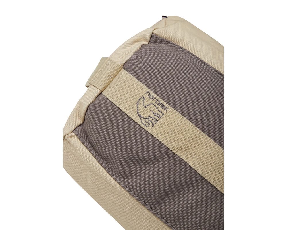 กระเป๋าสะพาย Nordisk Karlstad Duffel 27 L สีครีม