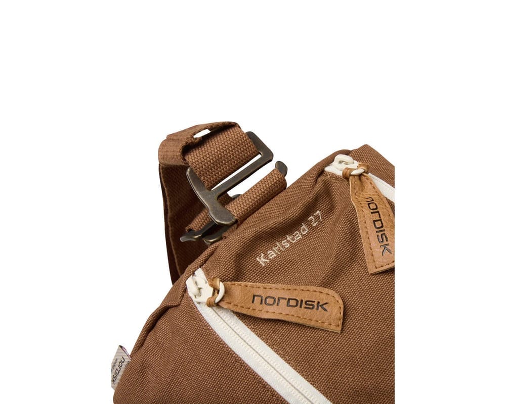 กระเป๋าสะพาย Nordisk Karlstad Duffel 27 L สีน้ำตาล