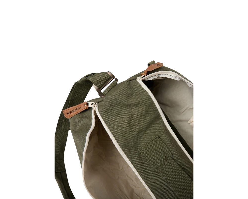 กระเป๋าสะพาย NORDISK KARLSTAD DUFFEL 27L. - FOUR LEAF CLOVER
