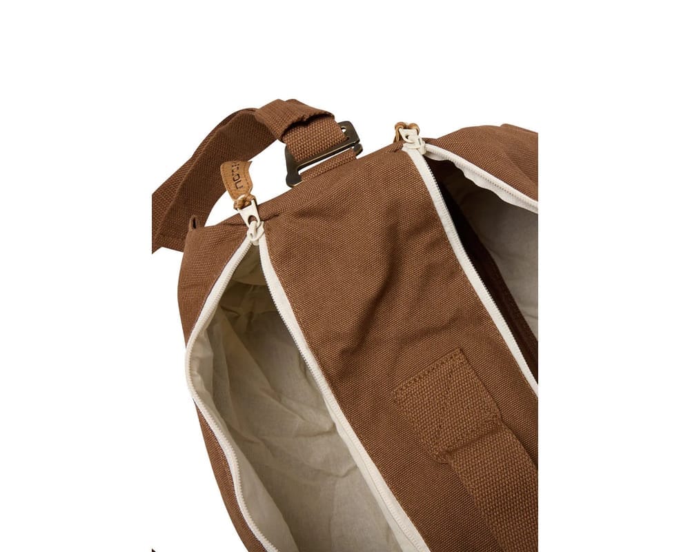 กระเป๋าสะพาย Nordisk Karlstad Duffel 27 L สีน้ำตาล