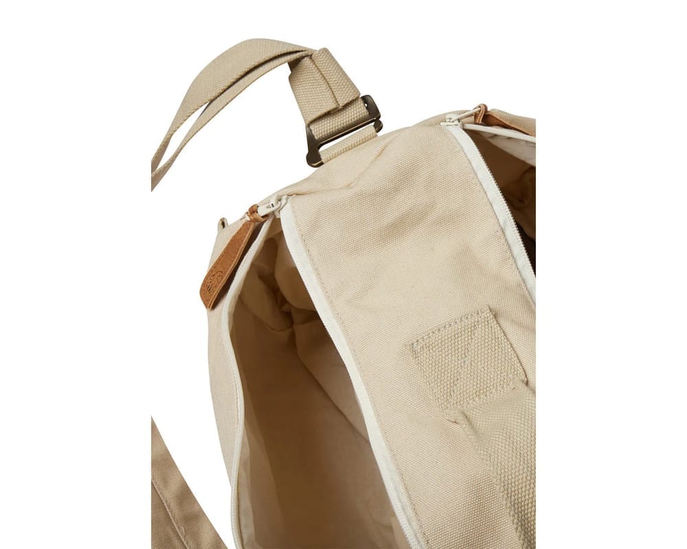 กระเป๋าสะพาย Nordisk Karlstad Duffel 27 L สีครีม