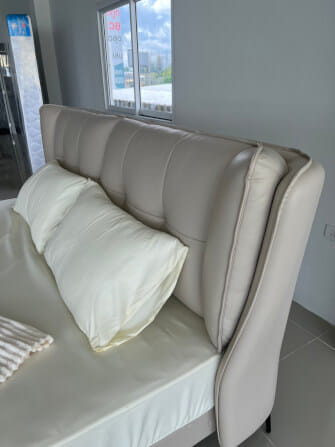 เตียง 6 ฟุต MJHOMEDESIGNS รุ่น DC1106 ขนาด 225X210X106 ซม. สีเบจ_2