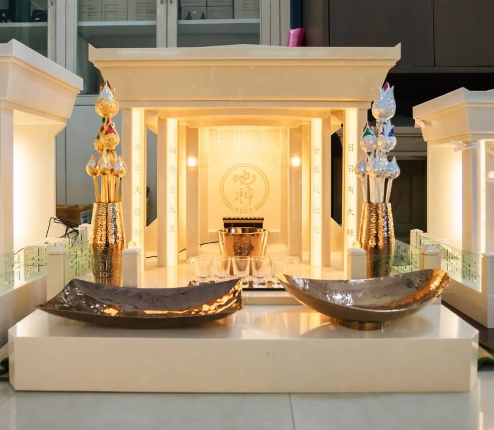 ตี่จู้หินอ่อน Aviva Spirit Modern Luxury ขนาด 35 นิ้ว สีเบจน้ำตาลอ่อน