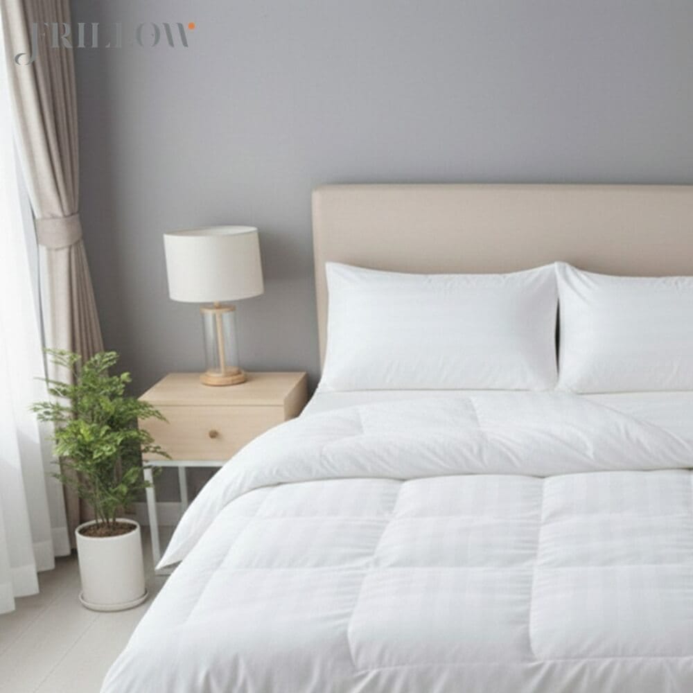 ชุดผ้าปูที่นอน.6 ฟุต FRILLOW HOTEL COLLECTION ผ้า COTTON SILK 250TC สีขาวลายริ้ว พร้อมผ้าห่ม_4