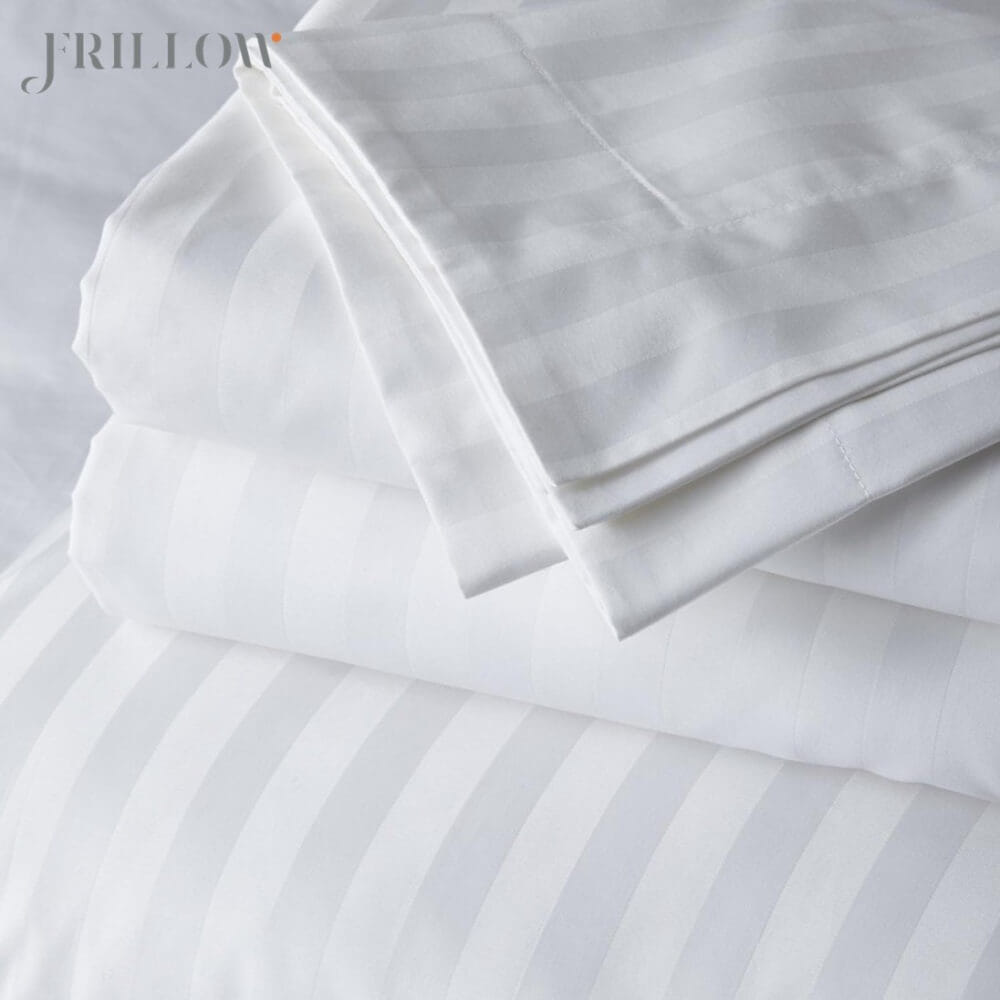 ชุดผ้าปูที่นอน.6 ฟุต FRILLOW HOTEL COLLECTION ผ้า COTTON SILK 250TC สีขาวลายริ้ว พร้อมผ้าห่ม_5