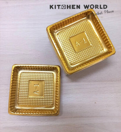 ถาดรองขนมพลาสติกทรงสี่เหลี่ยม KCW PK0084 แพ็ค 200 ชิ้น สีทอง_3