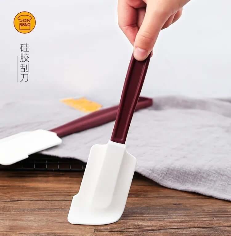 ไม้พายซิลิโคนทนความร้อน Sanneng SN4757 ขนาด 26 ซม.
