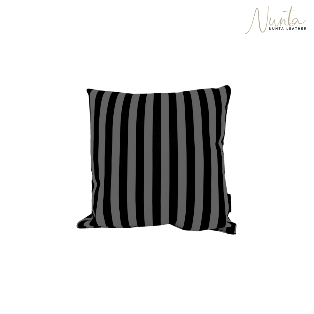 หมอนพิง Nunta Leather รุ่น Sunkissed Size: 15x15 นิ้ว สีดำ-เทา