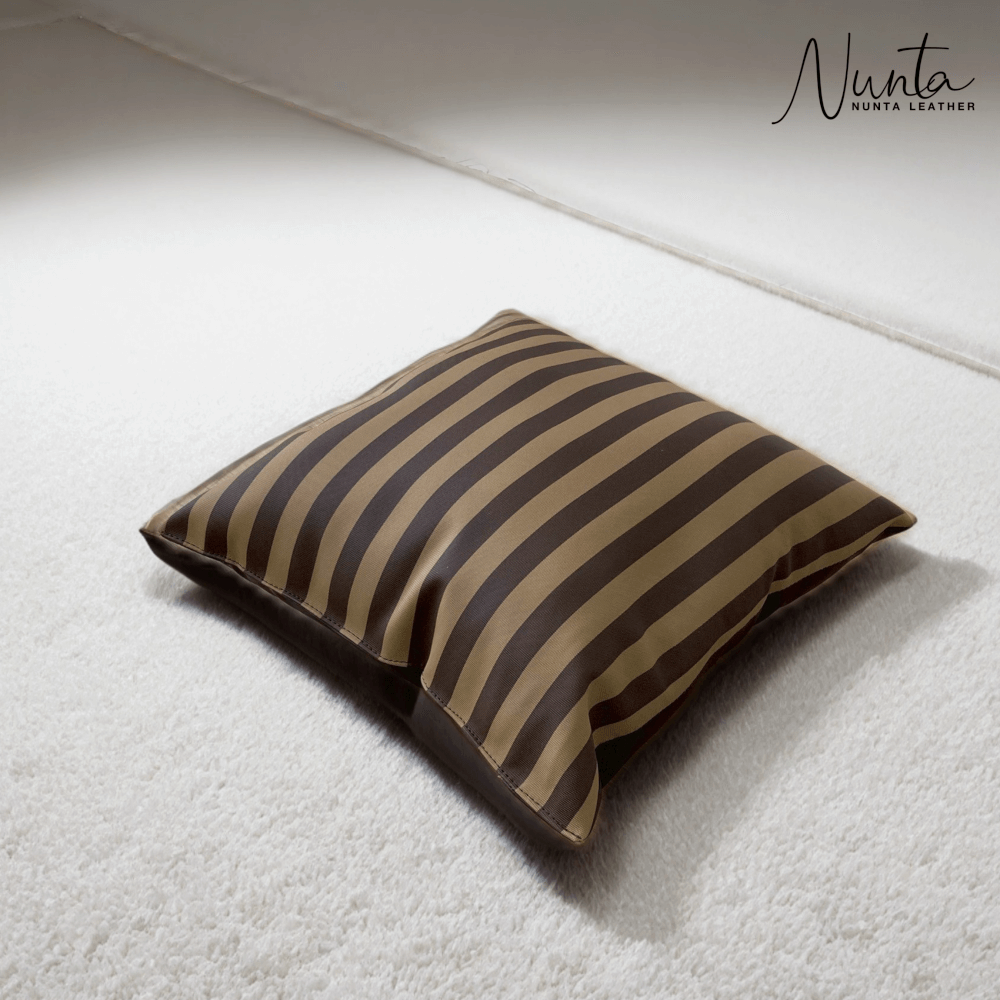 หมอนพิง Nunta Leather รุ่น Sunkissed Size: 15x15 นิ้ว สีน้ำตาลเข้ม/น้ำตาล