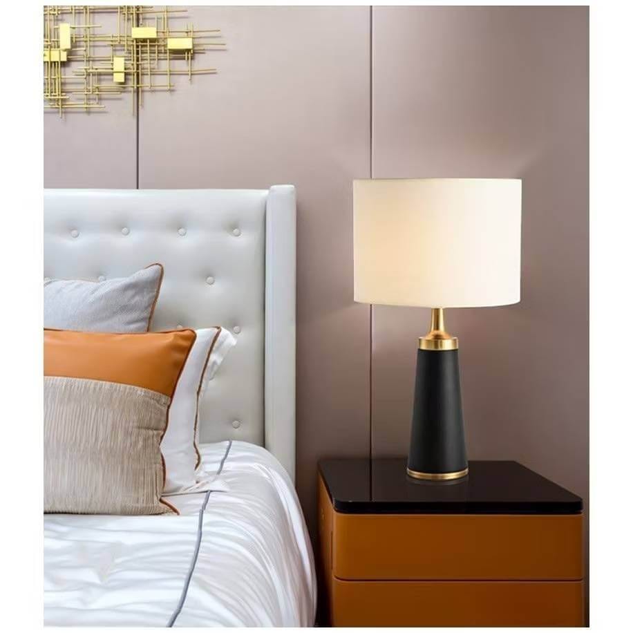โคมไฟตั้งโต๊ะ YFACTORY LT123164 ขนาด 33x33x58 ซม. สีดำ/ทอง