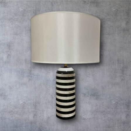 โคมไฟตั้งโต๊ะ YFACTORY รุ่น LT122234 ขนาด 40x40x58 ซม. สีขาว-ดำ_5