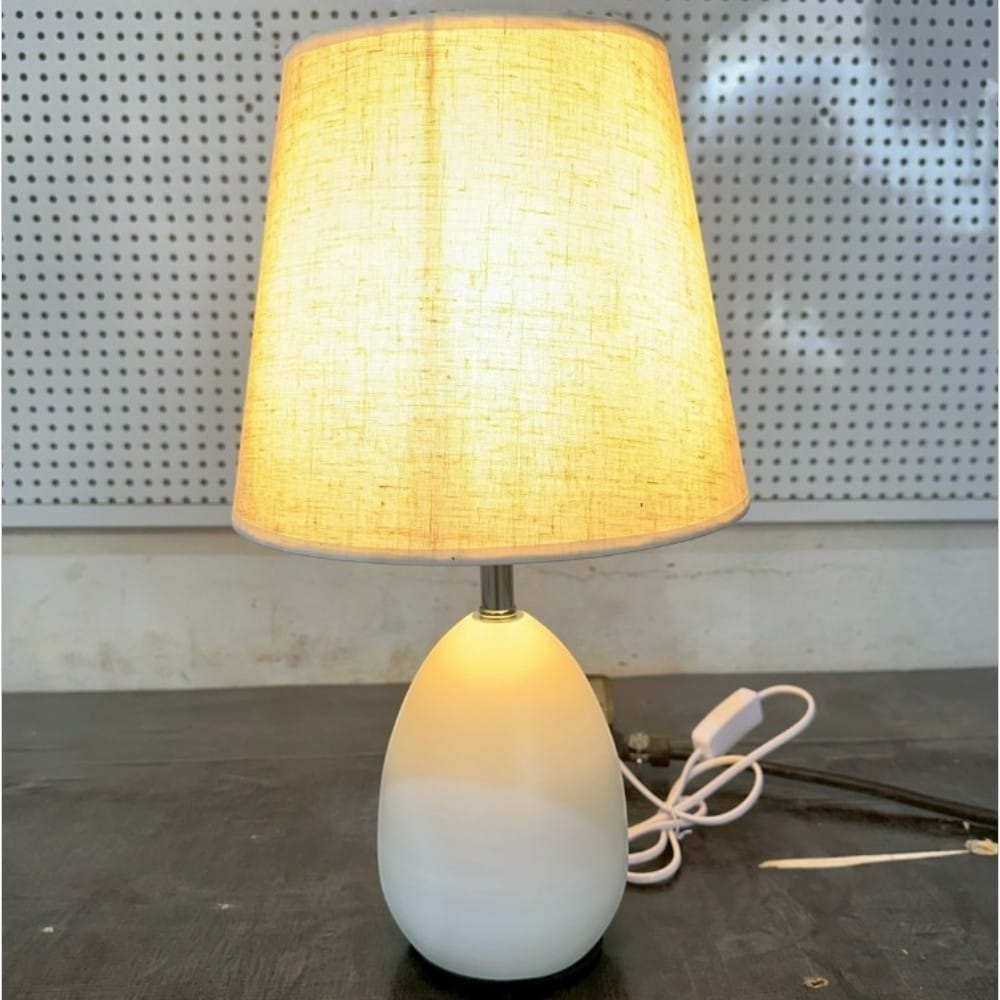 โคมไฟตั้งโต๊ะ YFACTORY รุ่น LT118176 ขนาด 24x24x42ซม. สีขาว_3