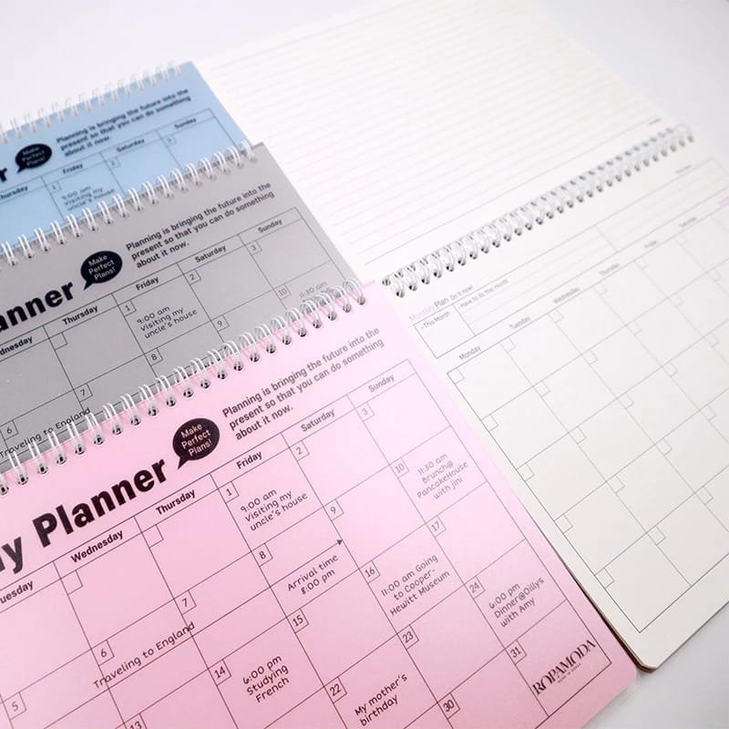 สมุดแพลนเนอร์ แบบตั้งโต๊ะ ROPAMODA รุ่น MONTH DESK PLANNER 85025 ขนาด 23.7 X 23.1 ซม. สีชมพู