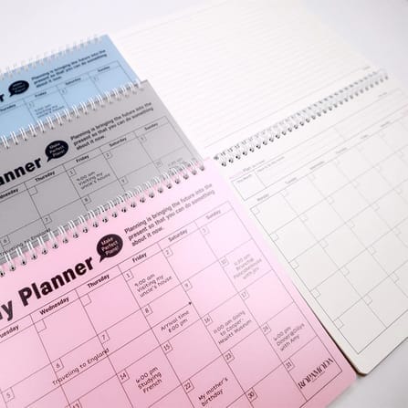 สมุดแพลนเนอร์ แบบตั้งโต๊ะ ROPAMODA รุ่น MONTH DESK PLANNER 85025 ขนาด 23.7 X 23.1 ซม. สีชมพู_4