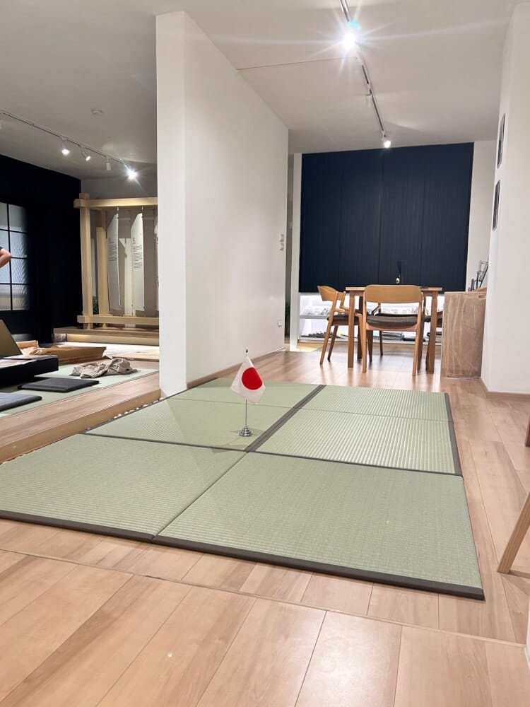 เสื่อทาทามิ MIGUSA TATAMI HIKIME GREEN WITH BOARDER LATTE BROWN_2