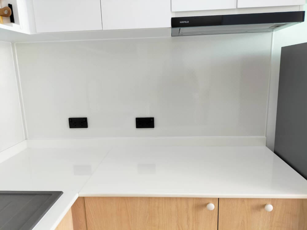 ผนังครัว WORIA FUKUVI 910 X 1820 MM. (CUBE WHITE) กันความร้อน กันรอยขีดข่วนและกันคราบน้ำมัน_3