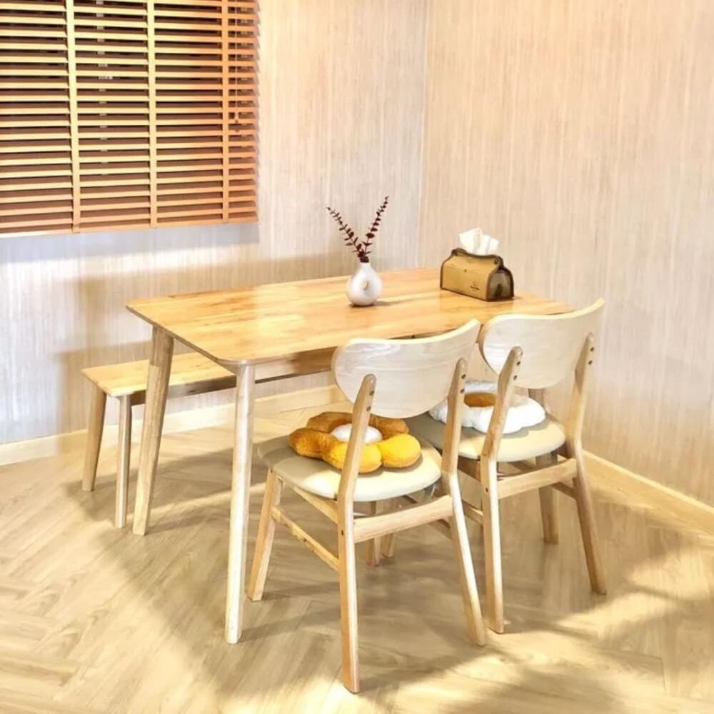 ชุดโต๊ะอาหาร 4 ที่นั่ง EVERGREEN FURNITURE สีไม้ธรรมชาติ เก้าอี้ 2 ตัว เบาะหนังสีครีม + ม้านั่ง 1 ตัว_1