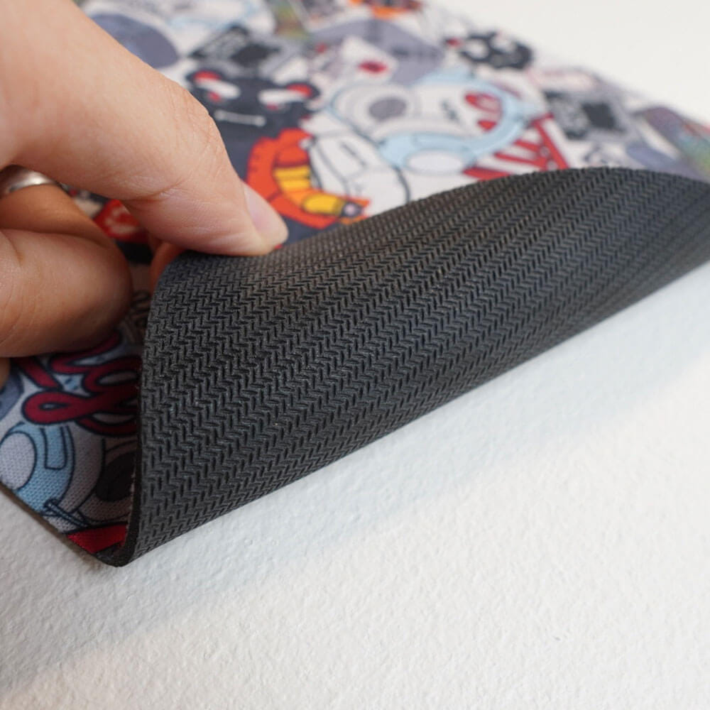 แผ่นรองเมาส์เกมมิ่ง ONIKUMA STICKER BOMB GAMING MOUSEPAD - สีขาว
