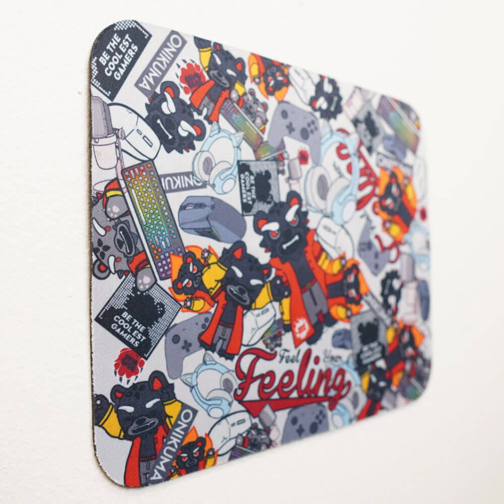 แผ่นรองเมาส์เกมมิ่ง ONIKUMA STICKER BOMB GAMING MOUSEPAD - สีขาว