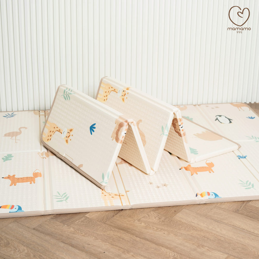 แผ่นรองคลาน แบบพับ MAMAMO หนา 1.5 CM. ลาย HAPPY ANIMALS พร้อมขอบมุม แถมฟรี กระเป๋าพกพา พร้อมส่ง