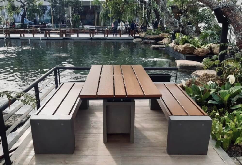 ชุดโต๊ะสนาม 4 ที่นั่ง CONCREATIONSTUDIO รุ่น TBLSLK-150-TEAK ชุดโต๊ะกลางท็อปไม้เทียมสีสัก_1