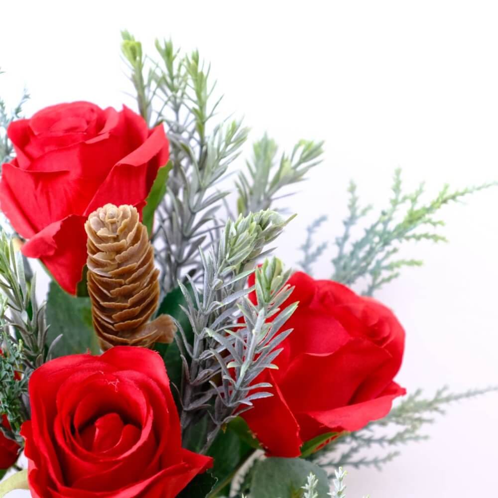 ดอกกุหลาบประดิษฐ์ผ้าในแจกัน  JGLORYFLOWER  แจกันเส้นเหล็กดัดขาว กุหลาบสีแดง