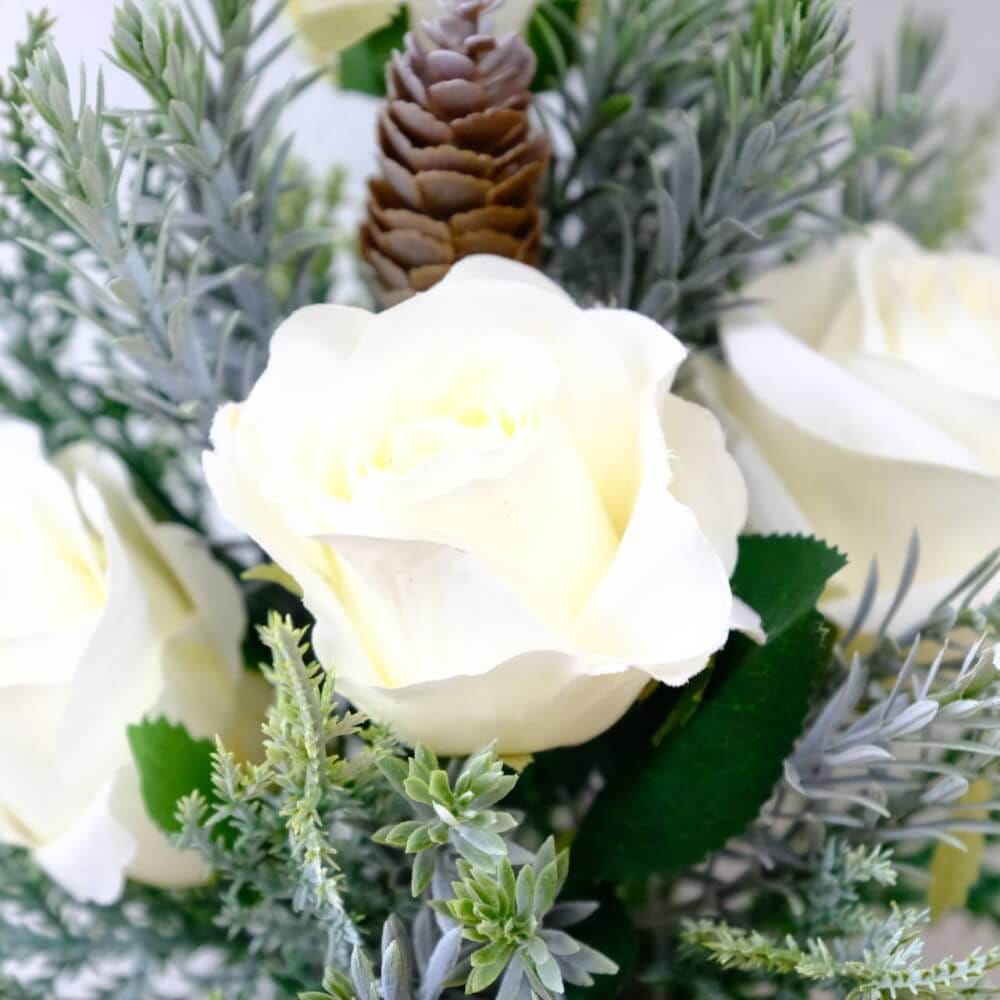 ดอกกุหลาบประดิษฐ์ผ้าในแจกัน  JGLORYFLOWER   แจกันเส้นเหล็กดัดสีขาว  ดอกกุหลาบสีขาว