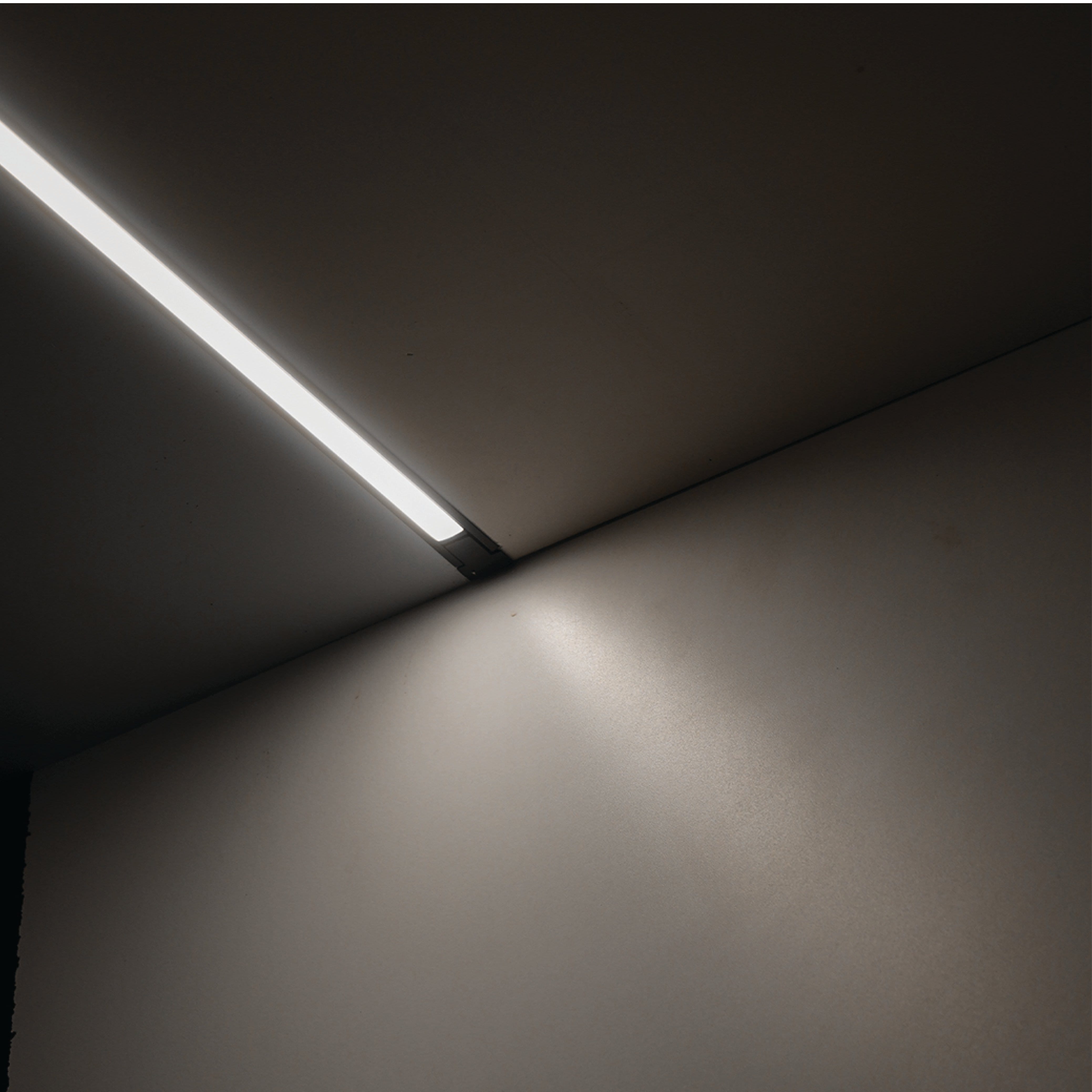 แทรคไลท์ LED แบบแม่เหล็ก SL LIGHTING CABINET ฟลัดไลท์ 10มม. 2.4 วัตต์ 24 โวลต์ COOL WHITE สีดำ_2