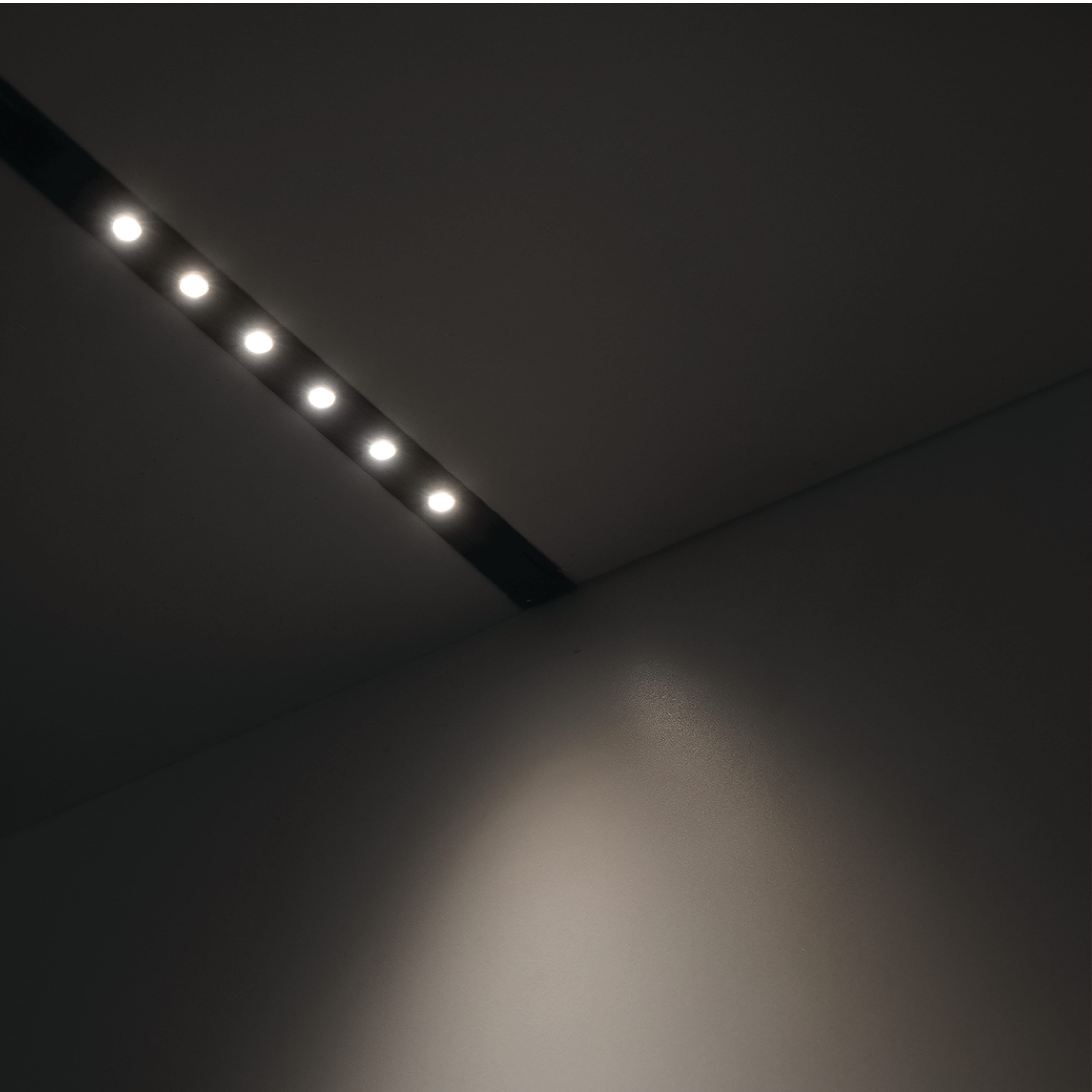 แทรคไลท์ LED แบบแม่เหล็ก SL LIGHTING CABINET GRILL 10มม. 1.9 วัตต์ 24 โวลต์ COOL WHITE สีดำ_3