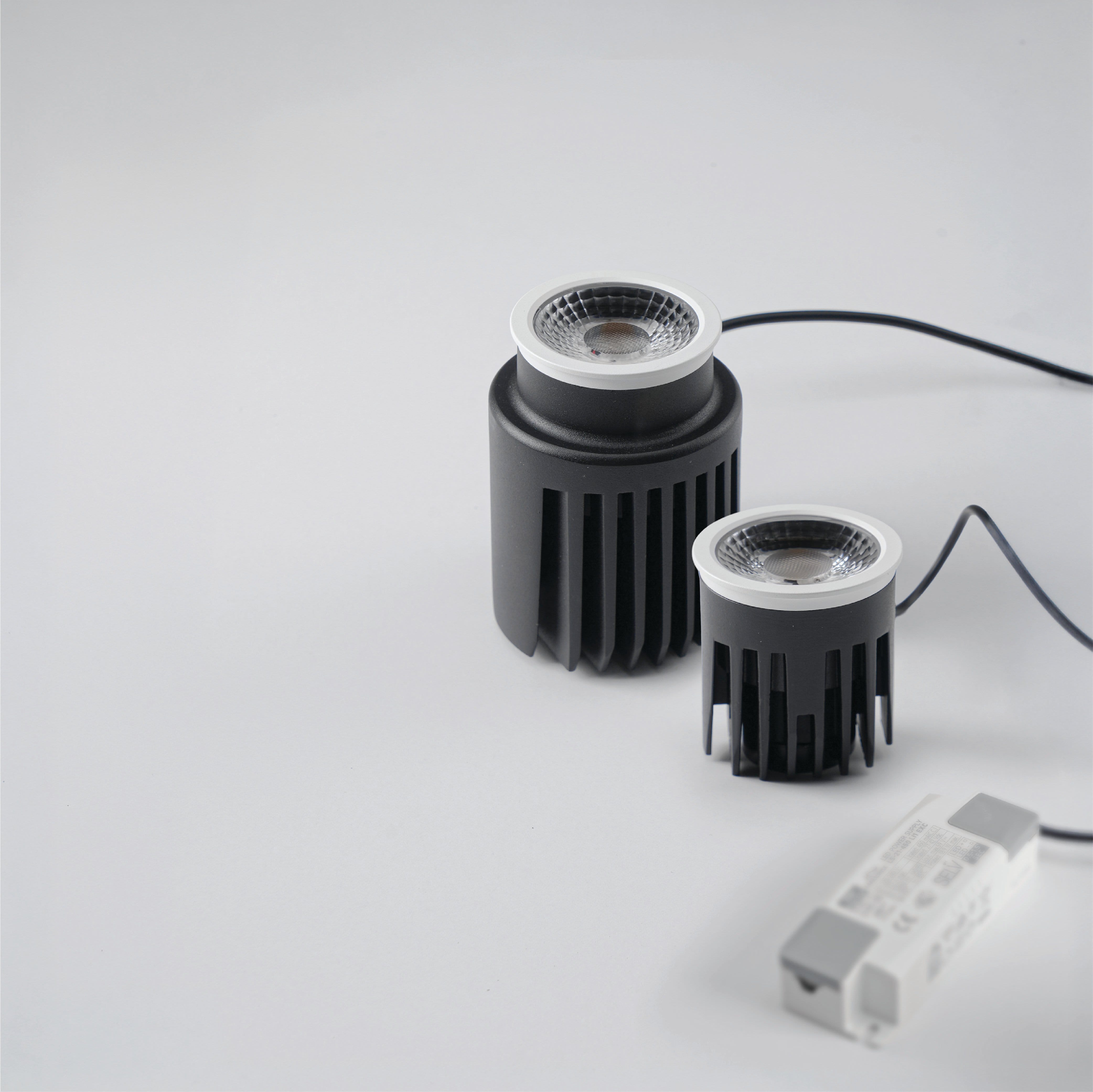 หลอด LED SL LIGHTING LEDONYX MR16 36D 12 วัตต์ 3CCT