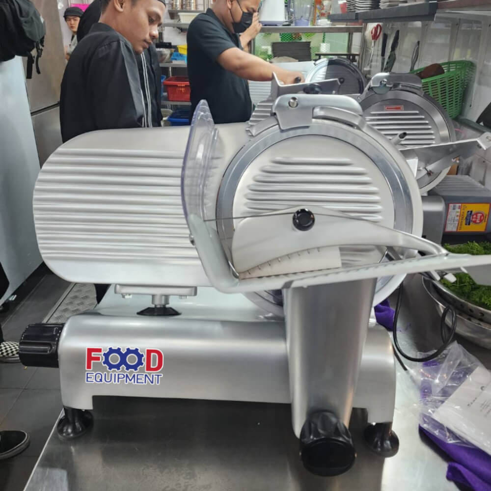 เครื่องสไลด์เนื้อ กึ่งอัตโนมัติ 10 นิ้ว SAVIOLI 250S ปรับความหนา 0-15 มม._4