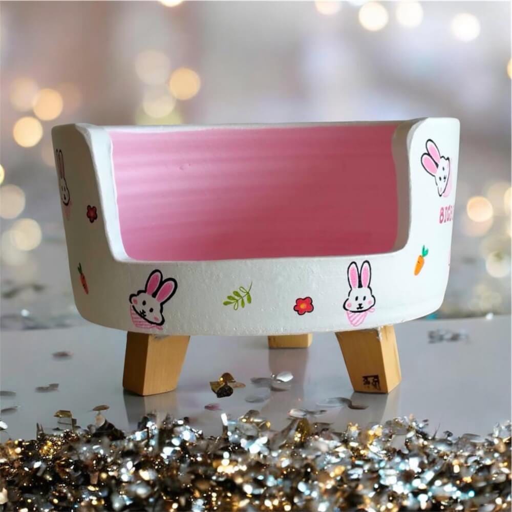 ที่นอนสัตว์เลี้ยง BIGBOXDESIGN รุ่น โซฟาดินเซรามิก ขนาด 14 นิ้ว สีขาว-ลายกระต่าย_1