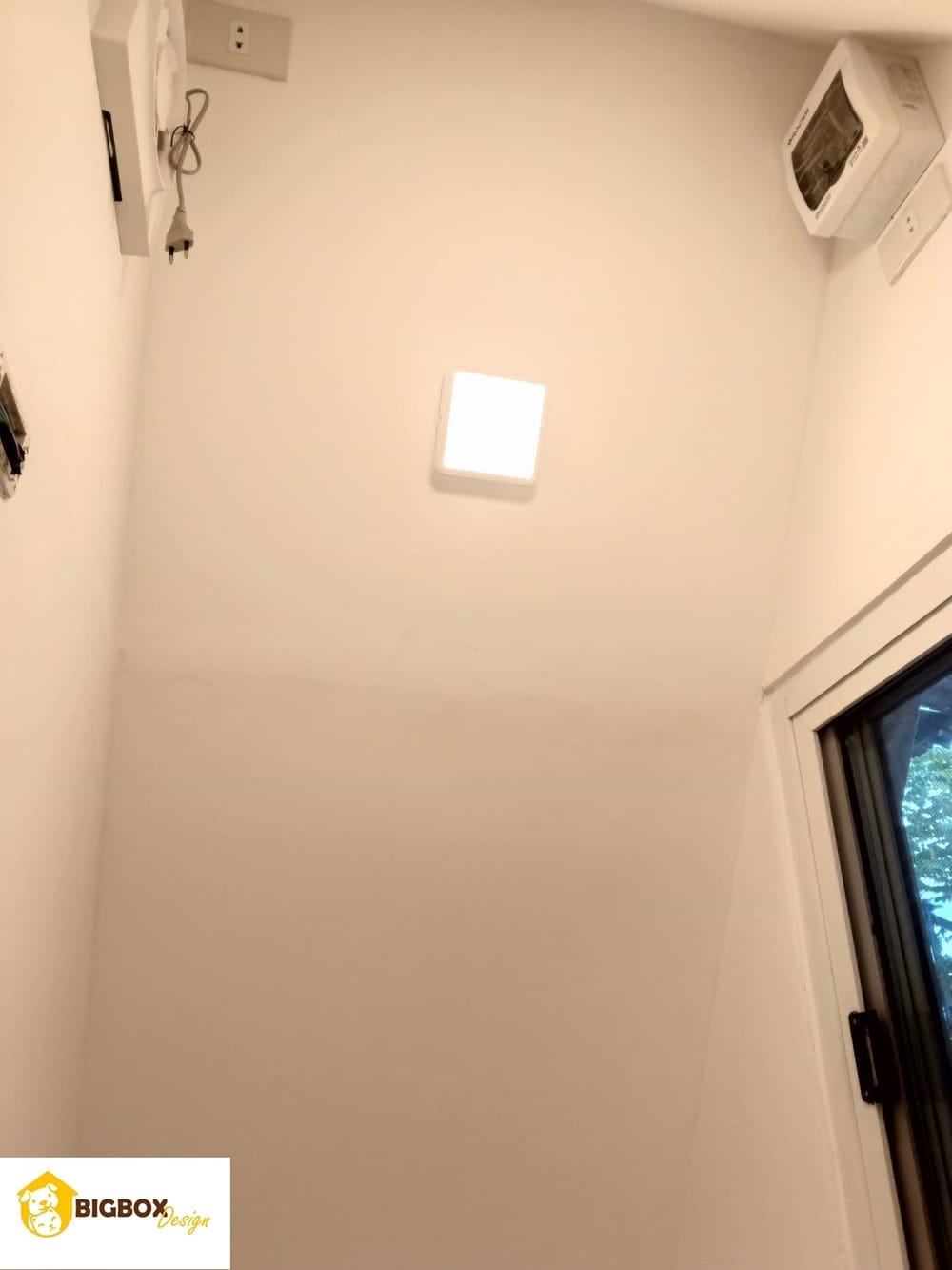 บ้านสัตว์เลี้ยง BIGBOXDESIGN รุ่น GABLE STYLE-BOXG01 ทรงหน้าจั่ว ขนาด 200X120X190 ซม. สีขาว/เหลือง