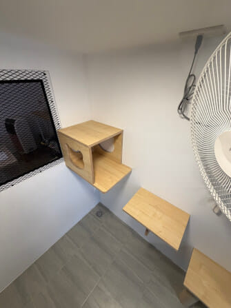 บ้านสัตว์เลี้ยง BIGBOXDESIGN รุ่น บ้านแบบแบ่งโซน ตะแกรงเหล็กฉีก+มุ้งลวด-MSTEEL01 ขนาด 240 X 120 X 195 CM. สีเทา_9