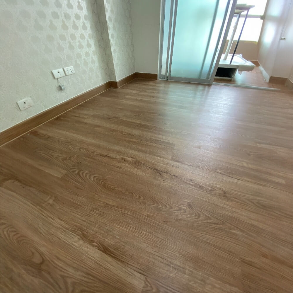แผ่นพื้น SPC VISION FLOORING ขนาด 180 X 1220 X 4 มม. หนา 4 มม. รุ่น VN-8002