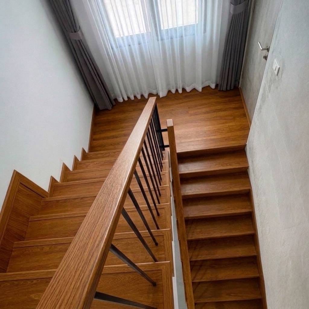 ราวจับบันได (STAIR HANDRAIL) I.D.DECORATION รุ่น ID.8022 ขนาด 25 X 70 X 2000 มม. สีน้ำตาล