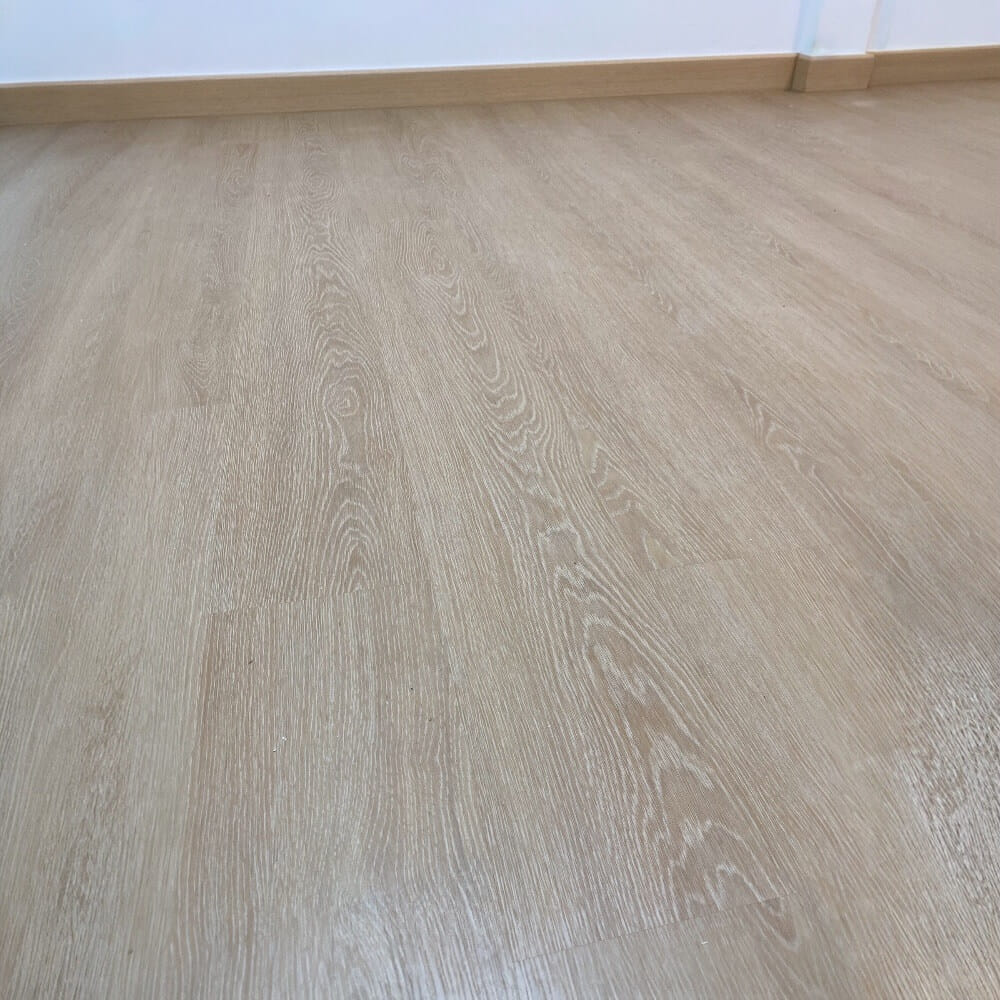 แผ่นพื้น SPC VISION FLOORING ขนาด 180 X 1220 X 5 มม. หนา 5 มม. รุ่น VN-599