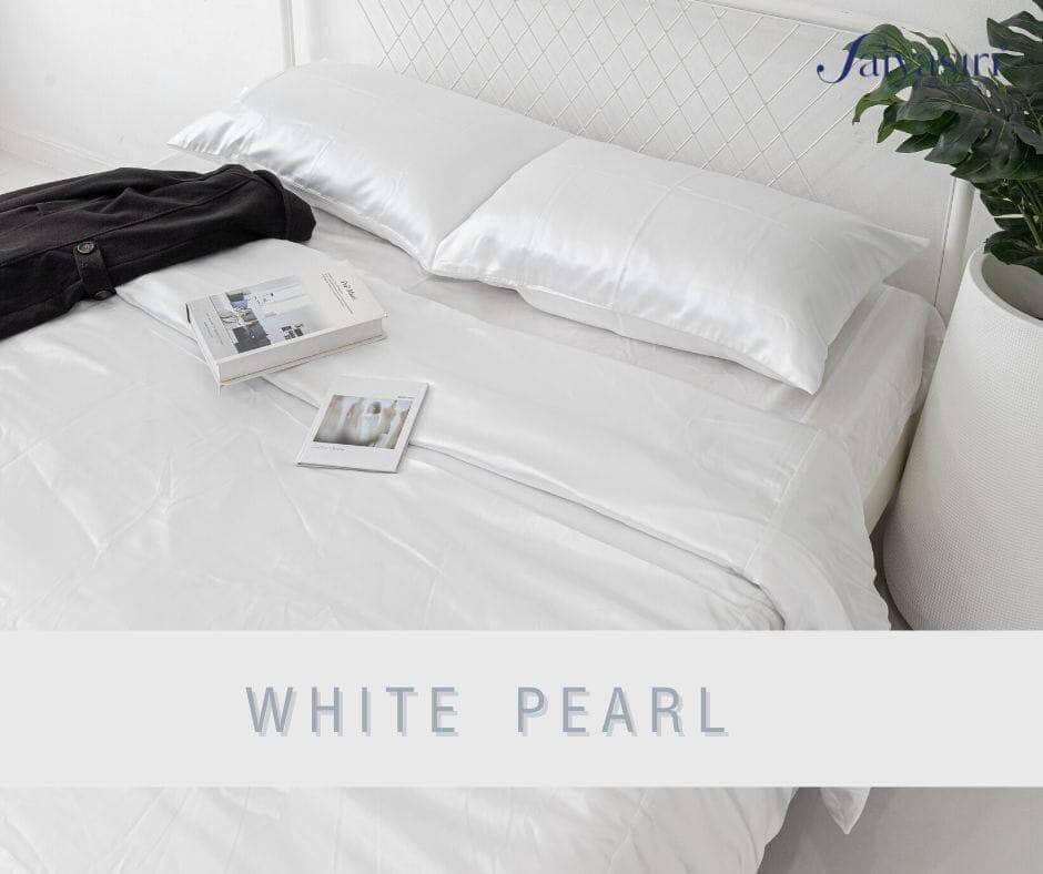 ผ้าปูที่นอน SAIYASIRI รุ่น SIGNATURE ขนาด 6 ฟุต  สี WHITE PEARL
