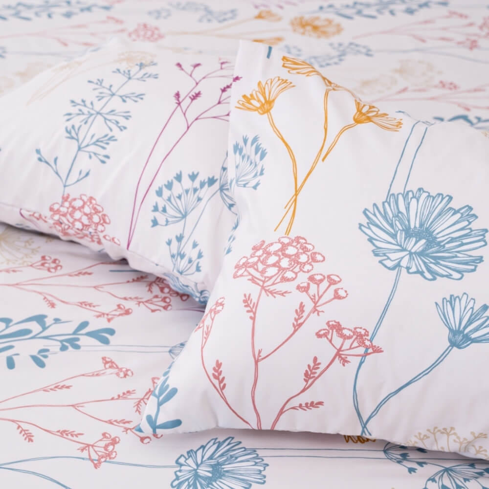 ชุดผ้าปูผ้านวม 6 ฟุต DARLING MATTRESS รุ่นลายดอกไม้ ลายเอมิลี่