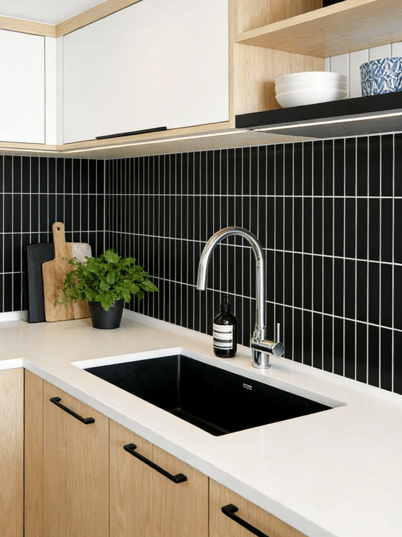 วอลเปเปอร์ลายโมเสค 3D มีกาวในตัว TIMELESS TILES ผิวเงา สีดำ (ราคา/10แผ่น)_9
