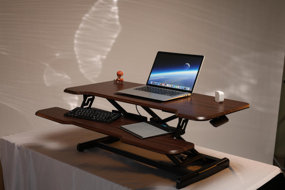 โต๊ะปรับระดับ โต๊ะทำงานแบบยืน ERGONOZ EGN-STA03-BR, สีน้ำตาล (STANDING DESK CONVERTER)_8